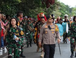 Kapolresta Balikpapan Pimpin Langsung Pengamanan Carnaval Marching Band Latsitarda Ke XLIV.