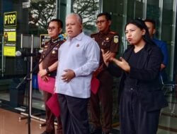Penyidik Kejagung Limpahkan 10 Tersangka Kasus Dugaan Korupsi Timah Rp300 Triliun ke Kejari Jaksel untuk Disidangkan