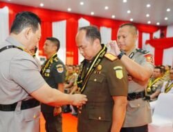 Kapolri Berikan Penghargaan Kepada Jaksa Anang Supriatna, Sebagai Terbaik Umum Tamu Peserta Didik Sespimti Polri Dikreg Ke-33